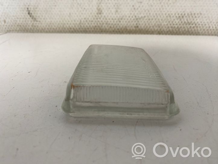 Volkswagen PASSAT B3 Pièce antibrouillard 301133478