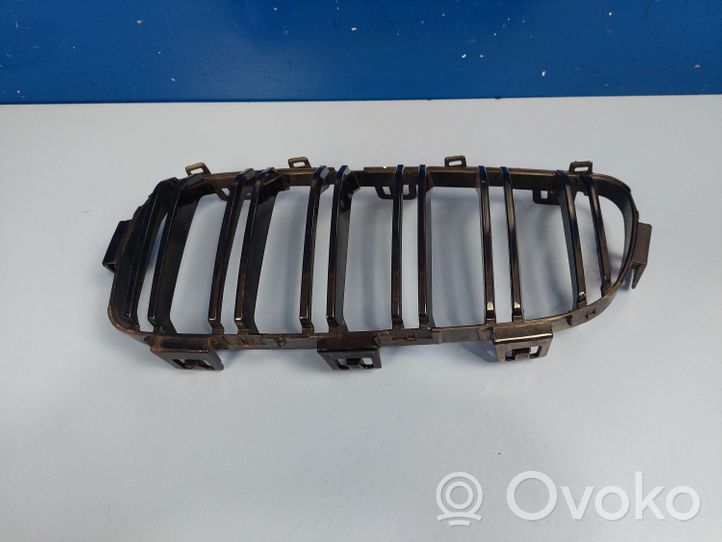 BMW 4 F32 F33 Griglia superiore del radiatore paraurti anteriore 7294817