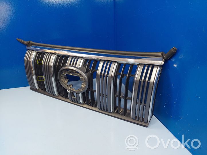 Toyota Land Cruiser (J150) Grille calandre supérieure de pare-chocs avant 5310160J20