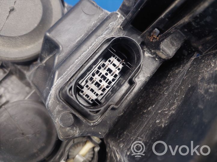 Volkswagen PASSAT B8 Lampa przednia 3G1941036P