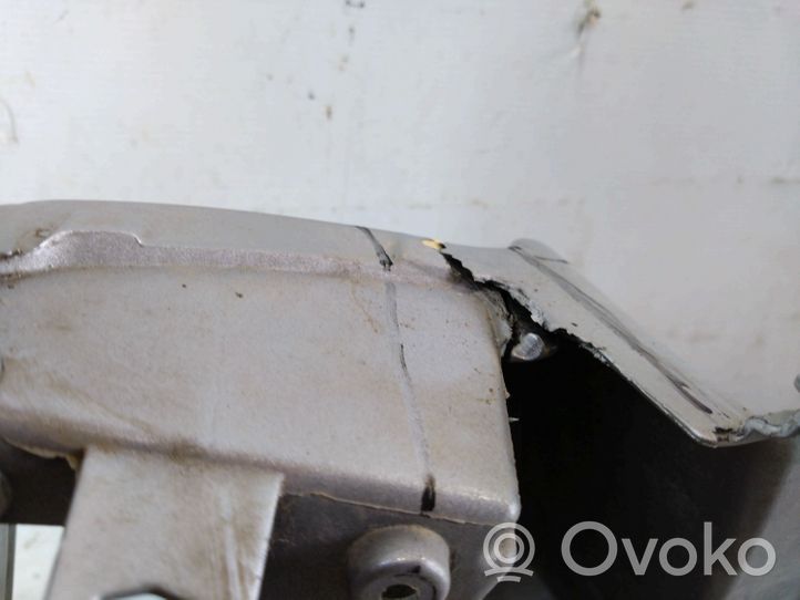 Toyota Prius (XW50) Zderzak tylny 