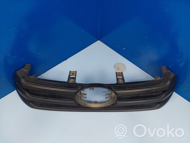 Toyota Hilux (AN120, AN130) Grille calandre supérieure de pare-chocs avant 531110K720