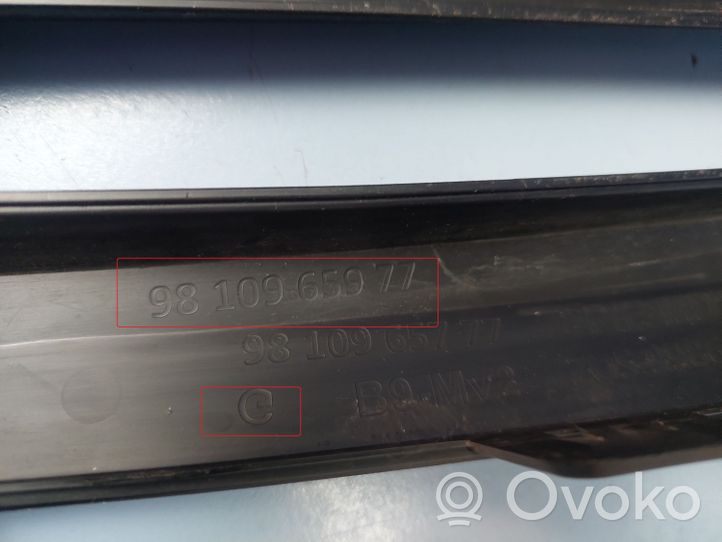 Peugeot Partner Grille antibrouillard avant 9810965977