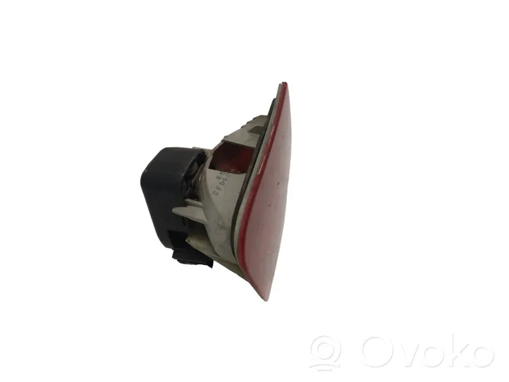 BMW 3 E46 Lampy tylnej klapy bagażnika 8368759