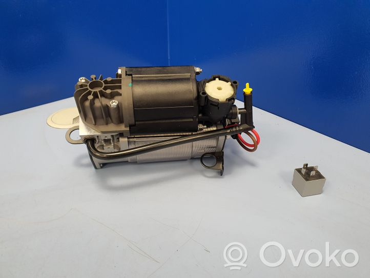 Mercedes-Benz E W211 Compressore/pompa sospensioni pneumatiche A2113200304