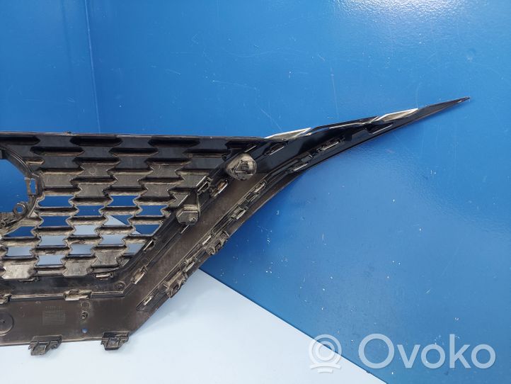 Nissan Qashqai J12 Grille calandre supérieure de pare-chocs avant 623106UAA