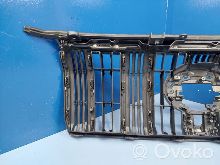 Toyota Land Cruiser (J150) Griglia superiore del radiatore paraurti anteriore 5311160C10