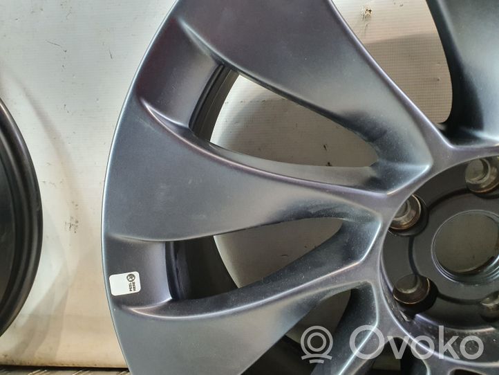 Tesla Model 3 Felgi aluminiowe R20 104426700A