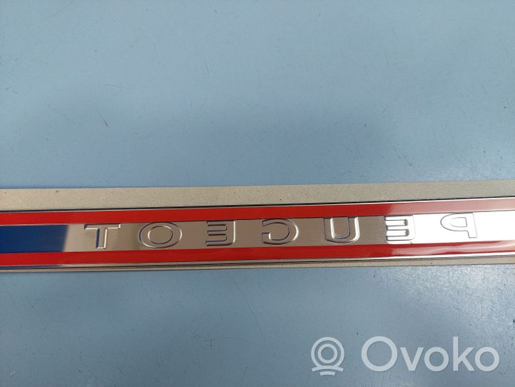 Peugeot 208 Logo, sigle, emblème de porte arrière 9835351780