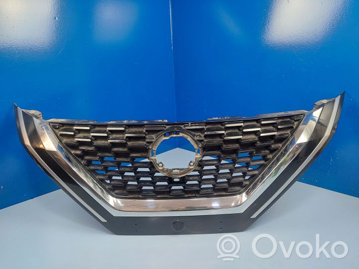 Nissan Qashqai J12 Grille calandre supérieure de pare-chocs avant 623106UAA