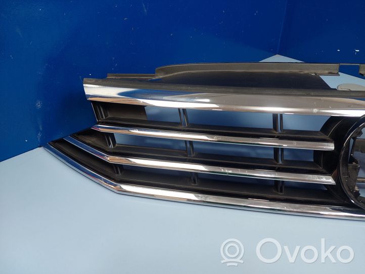 Volkswagen PASSAT B8 Grille calandre supérieure de pare-chocs avant 3G0853653N