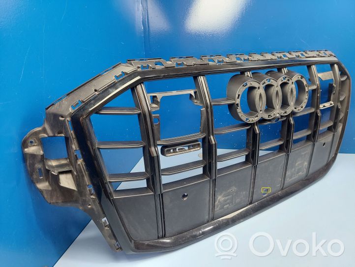 Audi Q7 4M Rejilla superior del radiador del parachoques delantero 4M0853651AK