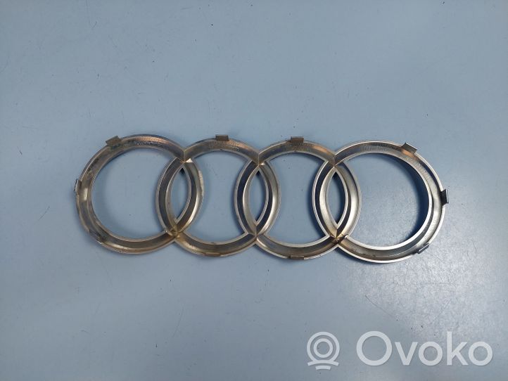 Audi e-tron Mostrina con logo/emblema della casa automobilistica 4KE853605