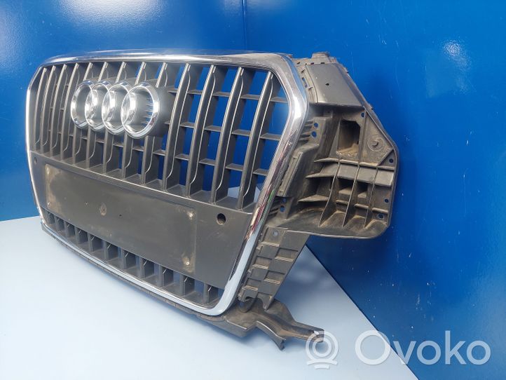 Audi Q5 SQ5 Etupuskurin ylempi jäähdytinsäleikkö 8U0855653H