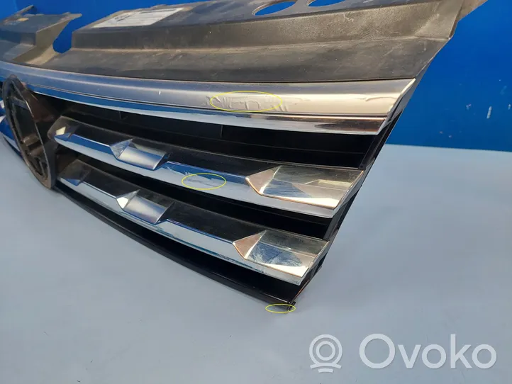 Volkswagen Tiguan Maskownica / Grill / Atrapa górna chłodnicy 5NN853653