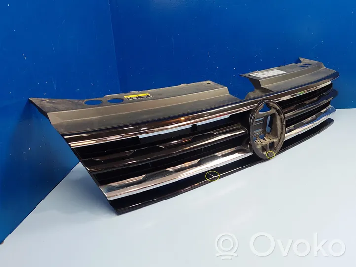 Volkswagen Tiguan Grille calandre supérieure de pare-chocs avant 5NA853653A