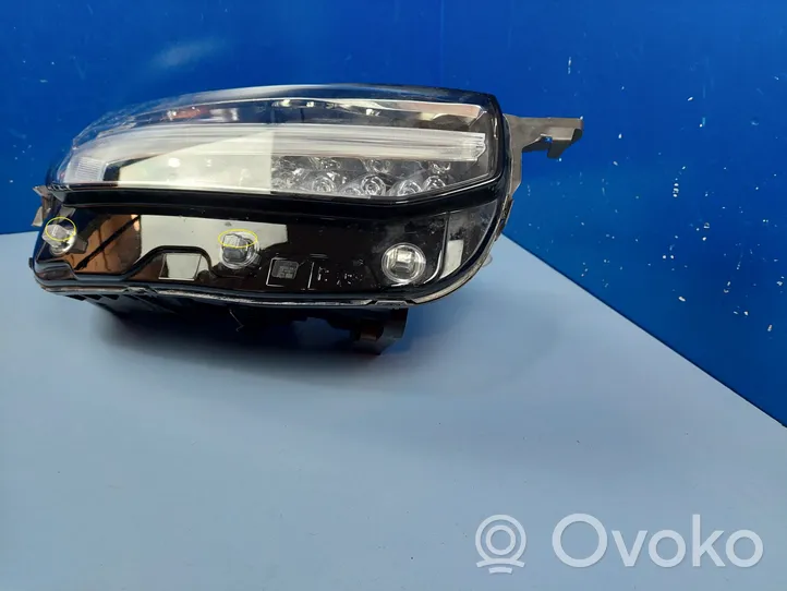 Volvo XC90 Lampa przednia 32228297