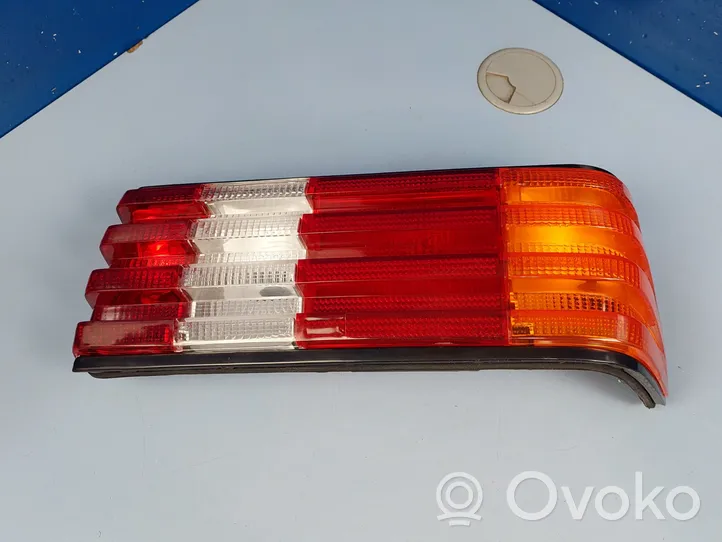 Mercedes-Benz S W126 Lampa tylna 084401905R