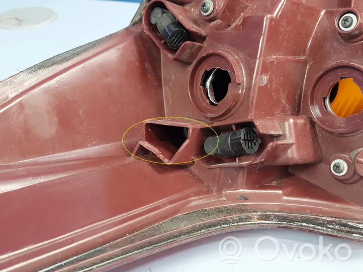 Toyota RAV 4 (XA40) Lampa tylna 8155142171