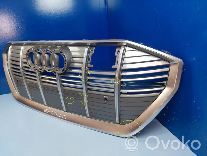Audi e-tron Augšējais režģis 4KE853651