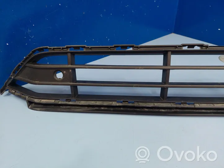 Volvo XC90 Grille inférieure de pare-chocs avant 32345820