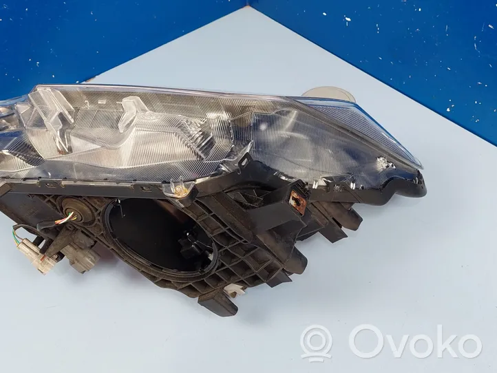 Toyota RAV 4 (XA40) Lampa przednia 8118542680