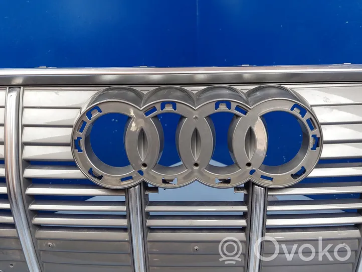 Audi e-tron Etupuskurin ylempi jäähdytinsäleikkö 4KE853651