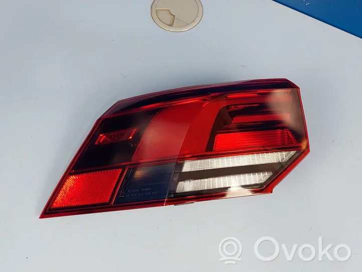 Volkswagen Golf VIII Rear/tail lights 5H0945095C