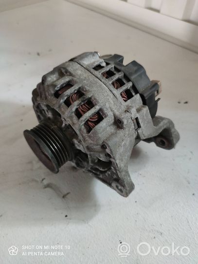 Volkswagen PASSAT B5.5 Generatore/alternatore 06B903016D