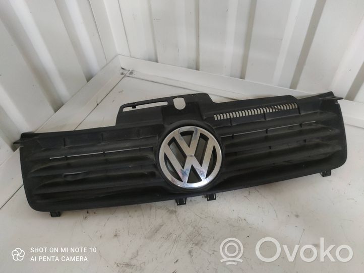 Volkswagen Polo Maskownica / Grill / Atrapa górna chłodnicy 6q0853651
