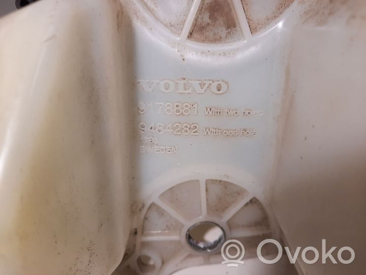 Volvo XC70 Windshield washer fluid reservoir/tank 9178881