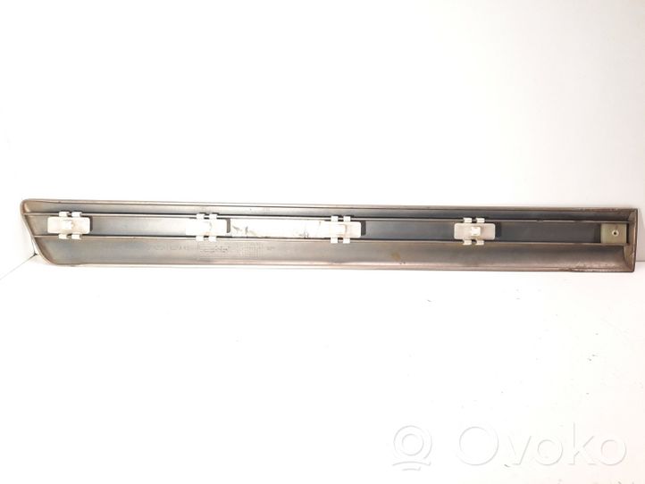 Mercedes-Benz E W210 Moulure de porte arrière A2106909162