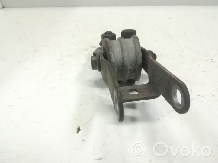 Volvo S60 Supporto della scatola del cambio 30680750