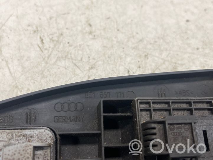 Audi A4 S4 B7 8E 8H Priekinių langų jungtuko apdaila 8E1867171