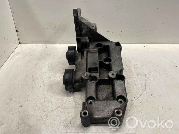 Volvo XC70 Generator/alternator bracket 8642196