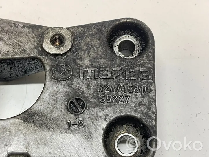 Mazda 6 Support de compresseur de clim R2AA15810
