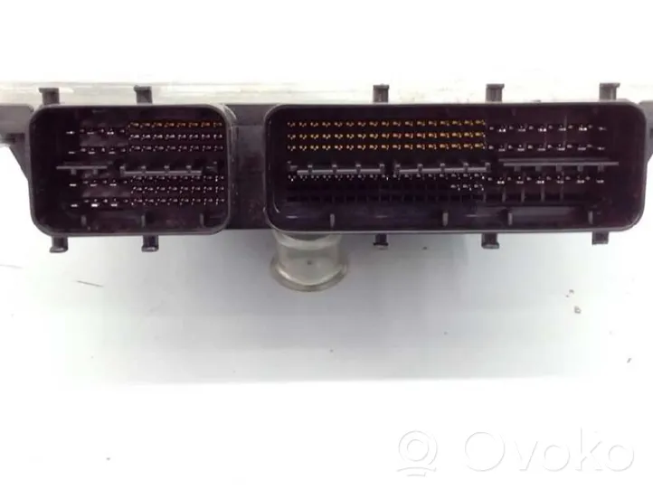 Toyota RAV 4 (XA40) Sterownik / Moduł ECU 8966142U20