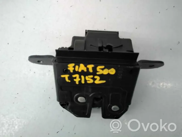 Fiat 500L Zamek klapy tylnej bagażnika 52056596