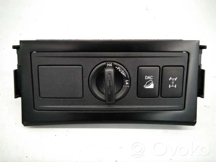 Toyota Land Cruiser (J120) Interrupteur / bouton multifonctionnel 135625