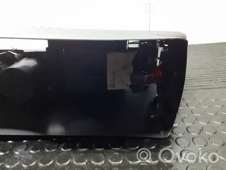 Audi RS Q3 Centrālā konsole 8U0864981A