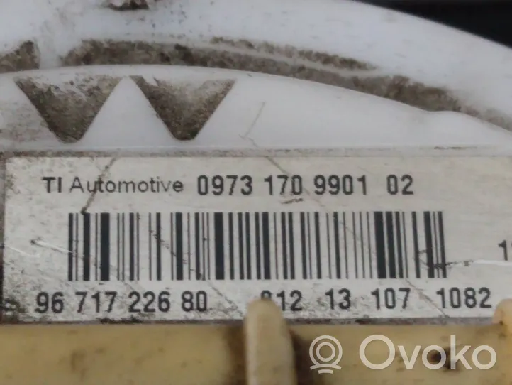 Citroen C4 II Pompe à carburant 9671722680