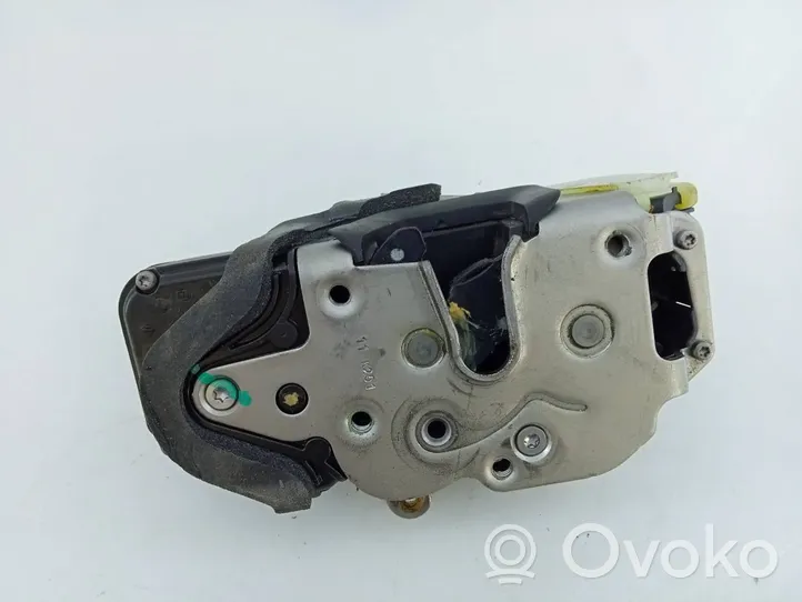 Chevrolet Cruze Front door lock 13579522