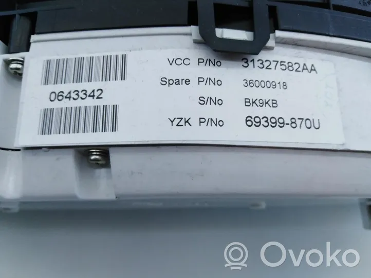 Volvo V60 Licznik / Prędkościomierz 31327582AA
