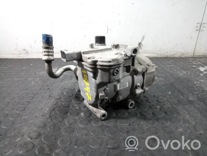 Toyota Prius (XW50) Ilmastointilaitteen kompressorin pumppu (A/C) 0422000212