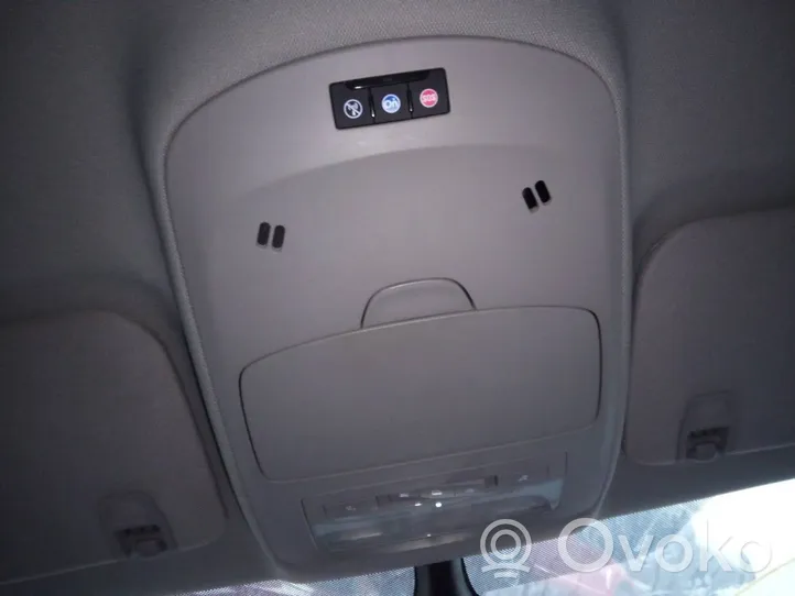 Opel Zafira C Panel oświetlenia wnętrza kabiny 