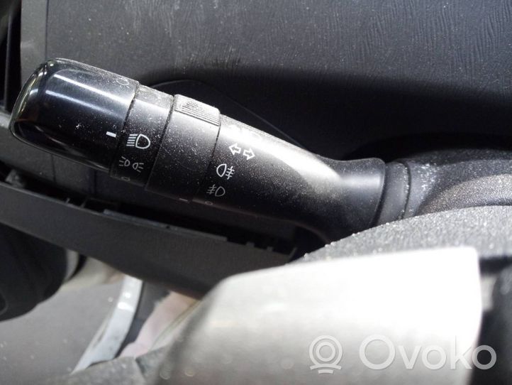 Toyota Prius (XW50) Ручка поворотов/ фонарей 