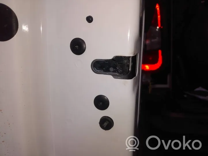 Opel Combo E Zamek klapy tylnej bagażnika 