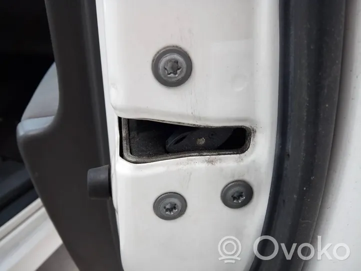 Toyota Prius (XW50) Front door lock 