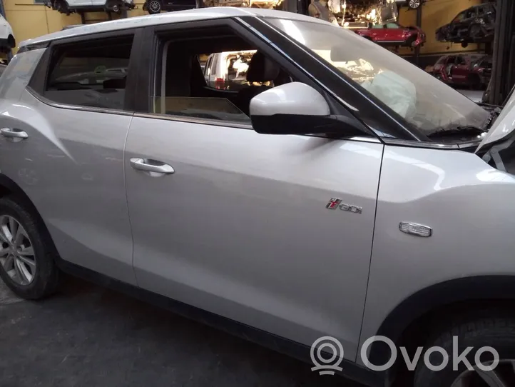 SsangYong Tivoli Drzwi przednie 