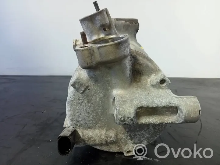 Audi Q3 8U Ilmastointilaitteen kompressorin pumppu (A/C) 5K0820803C